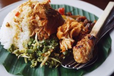 Resep Makanan, Membuat Nasi Ayam Kedewatan Khas Bali