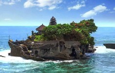 Pura Tanah Lot Destinasi Wisata di Bali yang Menjadi Andalan Wisatawan untuk Berlibur