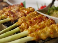 Mengulik Sejarah dan Filosofi Sate Lilit, Masakan Khas Bali