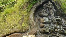 Air Terjun Taman Beji Griya, Objek Wisata Spiritual di Bali dan Tersembunyi