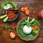 Resep Makanan Enak, Cara Membuat Pecel Lele yang Renyah