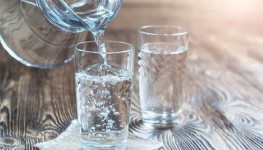 Manfaat Minum Air Putih untuk Kesehatan Tubuh Kita