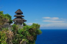 Menikmati Keindahan Pura Uluwatu