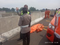 Vanessa Angel mengalami kecelakaan di Tol Jombang, Jawa Timur