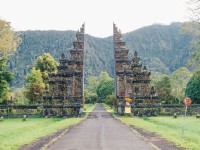 Bermain Golf Hingga Berwisata Kuliner di Bali Handara Gate