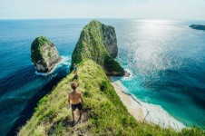 Menikmati Keindahan Pantai di Nusa Penida Bali