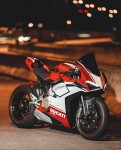 Intip Tampilan Gagah Motor Sport Ducati Panigale V4
