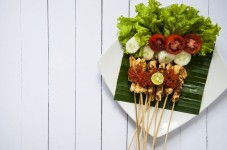 Membuat Sate Plecing Makanan Khas Singaraja Bali