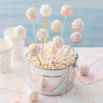 Membuat Cake Pops untuk Cemilan Anak