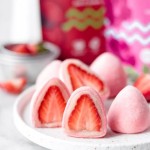 Membuat Mochi Strawberry Cocok untuk Cemilan Sore