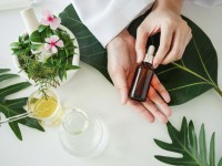 Merawat Wajah Menggunakan Retinol