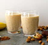 Membuat Smoothie Pisang Kurma Cocok untuk Menu Buka Puasa