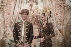 Enzy Storia Bikin Heboh Warganet Usai Unggah Foto Pernikahannya