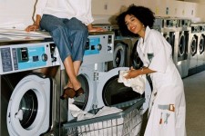 5 Cara Mencuci Baju Warna Putih Agar Tidak Berubah Warna