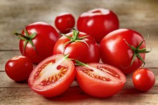 7 Manfaat yang Bisa Kita Dapat dari Tomat