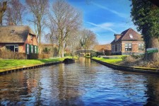 Lebih Dekat dengan Giethoorn, Desa Kecil di Belanda yang Tidak Memiliki Jalan Raya