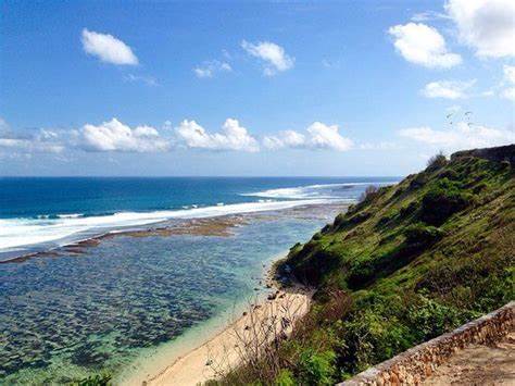 5 Pantai di Bali yang Cocok untuk Bulan madu, dengan Pemandangan Exotis dan Romatis