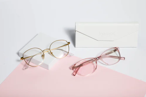 Tips Memilih Kacamata untuk Berbagai Bentuk Wajah