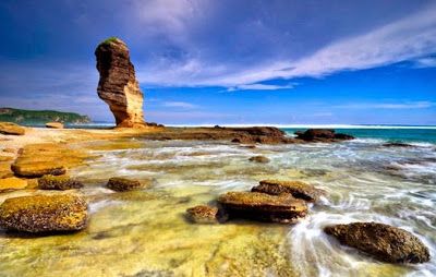 Keindahan Pantai Batu Payung Lombok Dengan adanya Pasir Putih yang Cantik