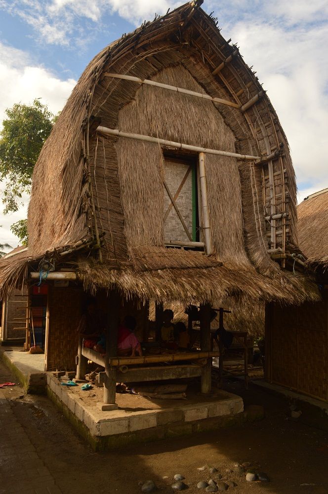 Ternyata di Lombok ada Desa yang Dijadikan Tempat Wisata lohh!! Yu Dateng Ke Desa Sade
