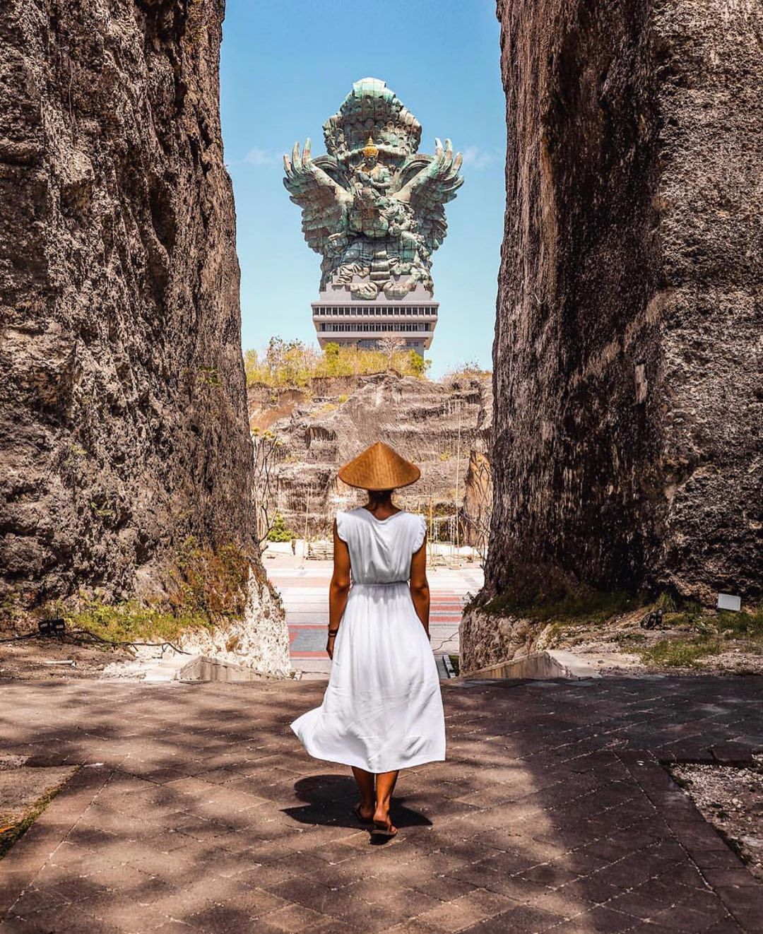 Berkunjung ke Wisata Taman Garuda Wisnu Kencana