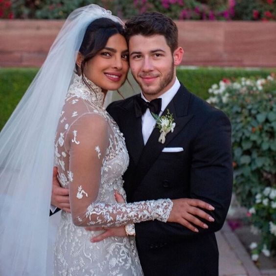 Priyanka Chopra dan Nick Jonas Berbagi Kabar Bahagia
