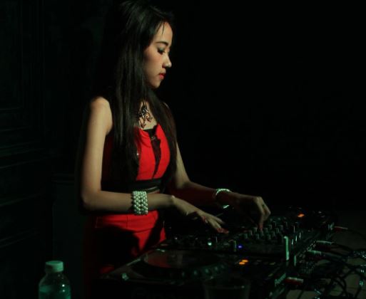 Terbakarnya Klub Malam di Sorong, DJ Indah Cleo Jadi Korban   