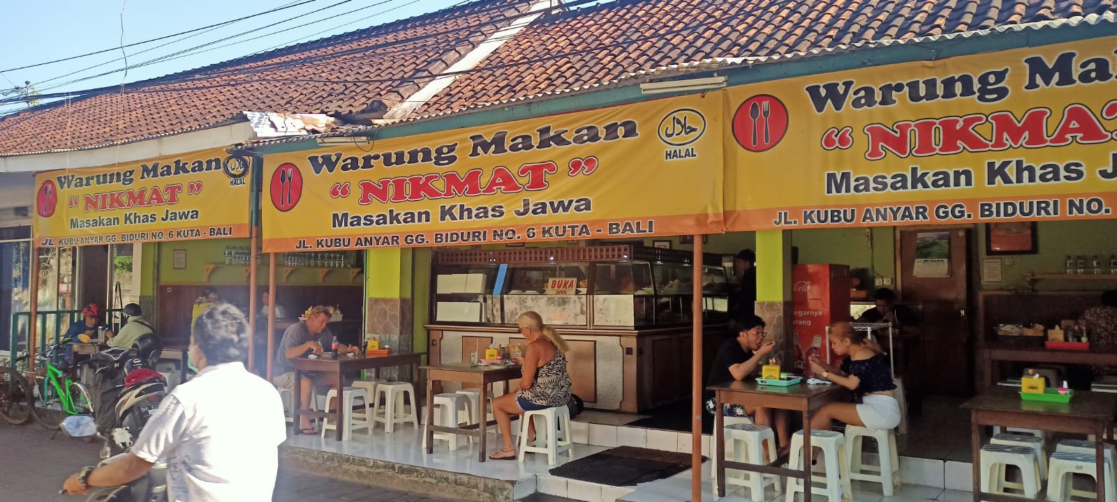 Jadi Favorit Wisatawan, Warung Makan Nikmat di Kuta Bali   
