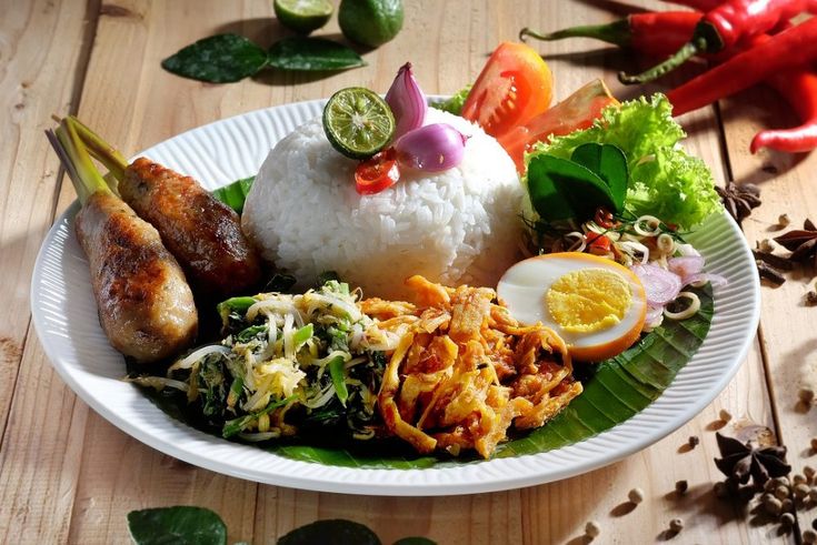 Membuat Nasi Campur Khas Bali, Cocok Jadi Menu Makan Siang