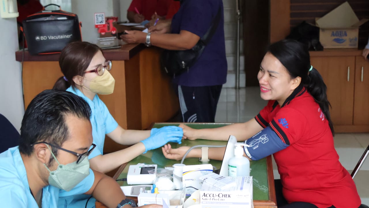 Pemprov Bali Gelar Donor Darah dan Demo APAR Upaya Meriahkan Bulan K3