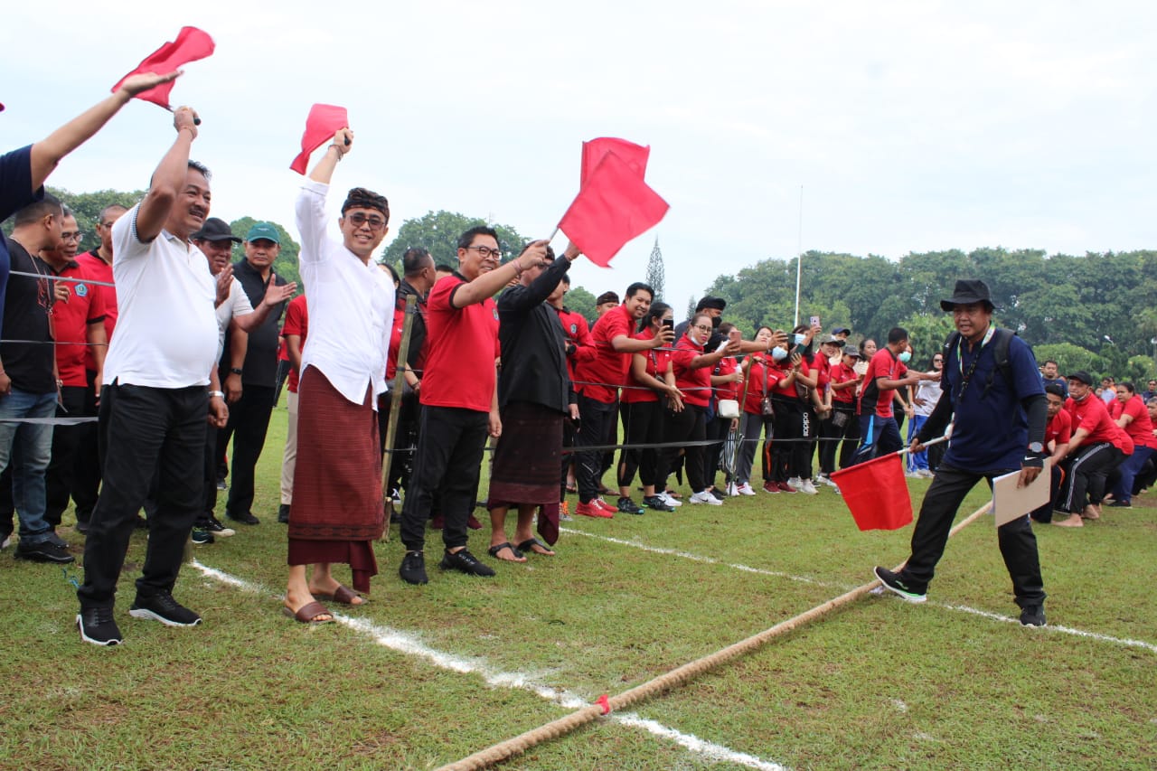 Meriahkan HUT Kota Denpasar ke-235, OPD Menggelar Lomba Tarik Tambang