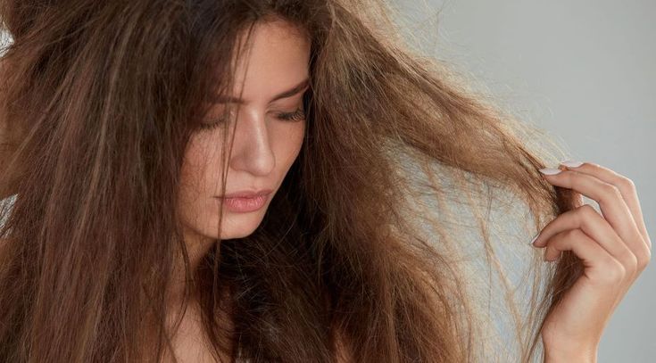 Tips Memperbaiki Rambut Kering dan Bercabang dengan Hasil yang Maksimal