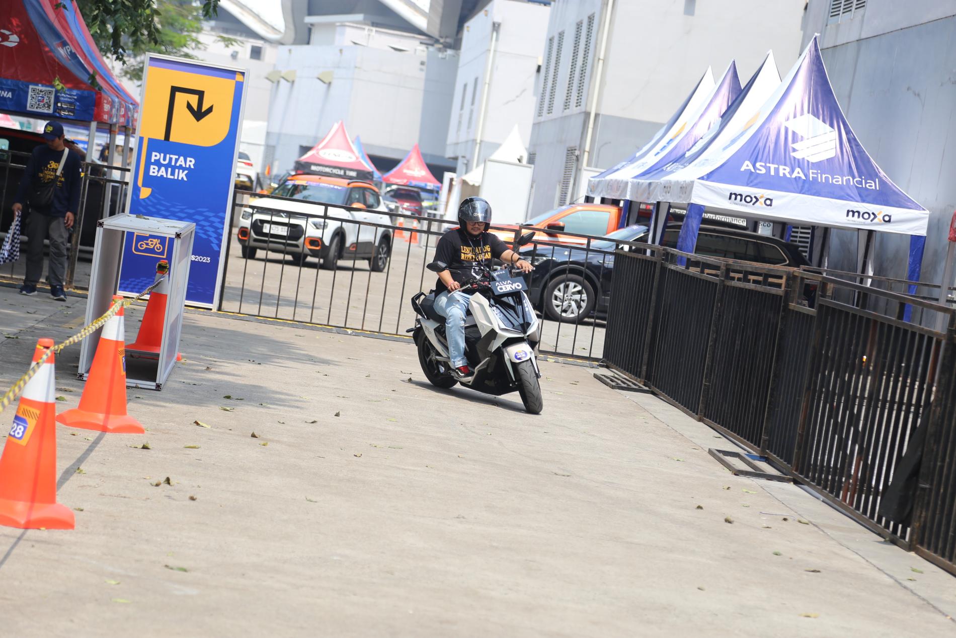 Sensasi Menjajal Test Drive dan Test Ride Terbesar di GIIAS 2024